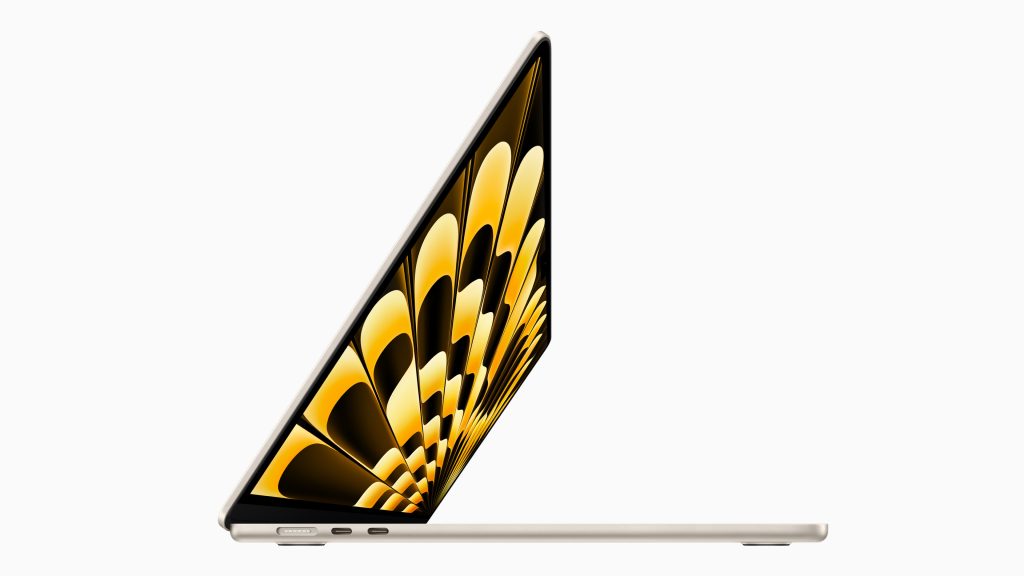 The profile of a 15" MacBook Air M2